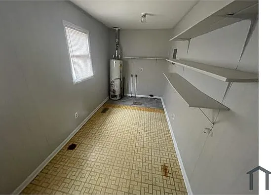 8212 Rugby Ave — Photo 11