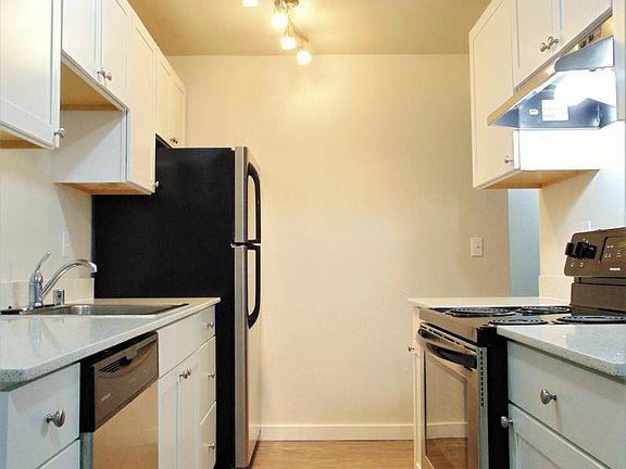 2nd image of 826 Woodford Ave N APT 7