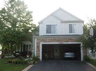 496 Rose Ln, Bartlett, IL