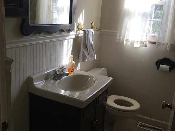 2nd image of 251 Hillcrest Dr