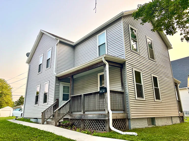 1619 Superior Ave — Photo 1