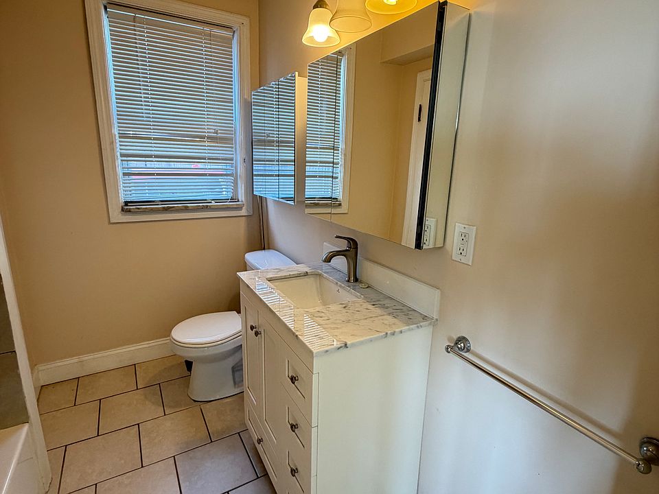 2nd image of 604 Admiral St #1