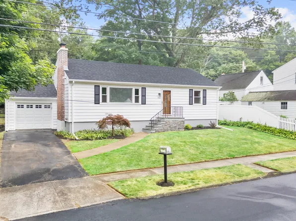 106 Lakeview Avenue, West Haven, CT 06516