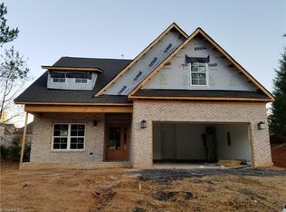 176 Quail Run Drive, Clemmons, NC 27012