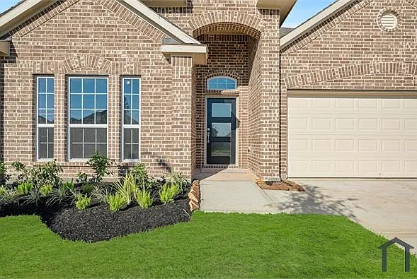 4 bed, 2000 sqft, $2,990 — Photo 4