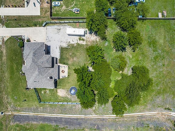 4th image of 119 Cardiff Ln