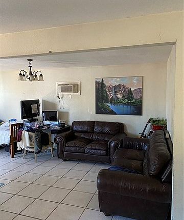 3rd image of 1749 W 36th Pl