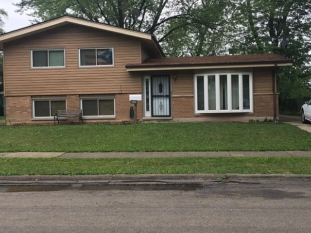 406 Sandburg St photo 1