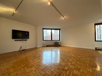 1641 3rd Avenue, #9H