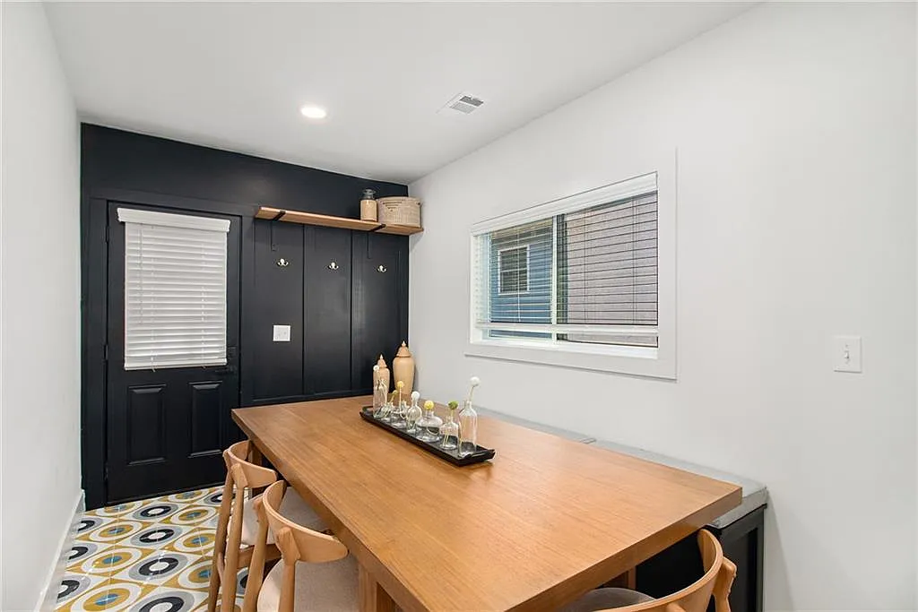2 bed, 2.0 bath, 1053 sqft, $1,800 — Photo 2