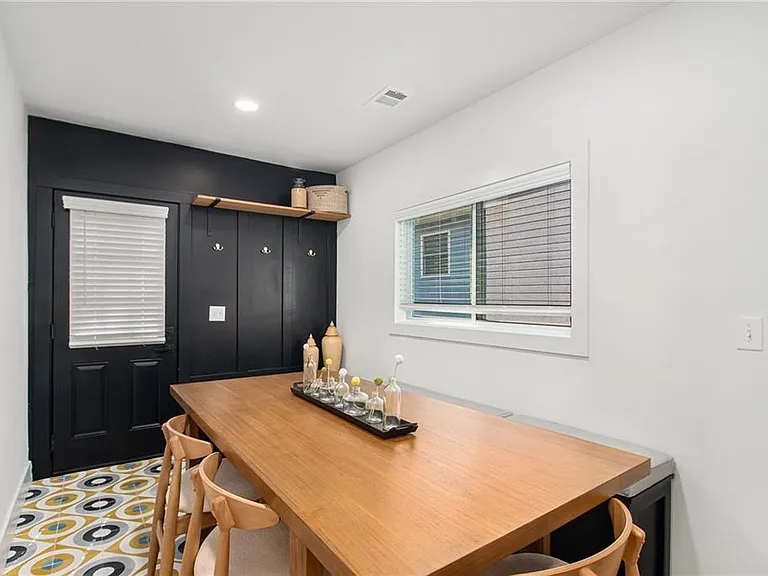 220 Birch St — Photo 2