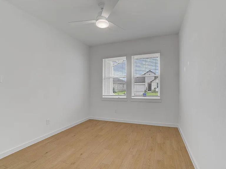 8438 Bay Ridge Cir — Photo 19