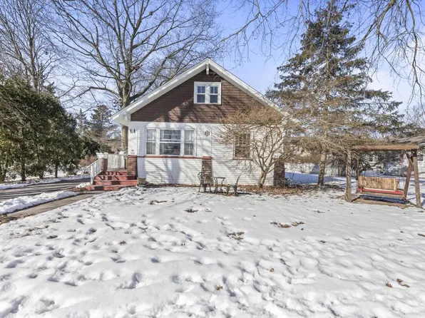 542 North Oakwood AVENUE, Oconomowoc, WI 53066