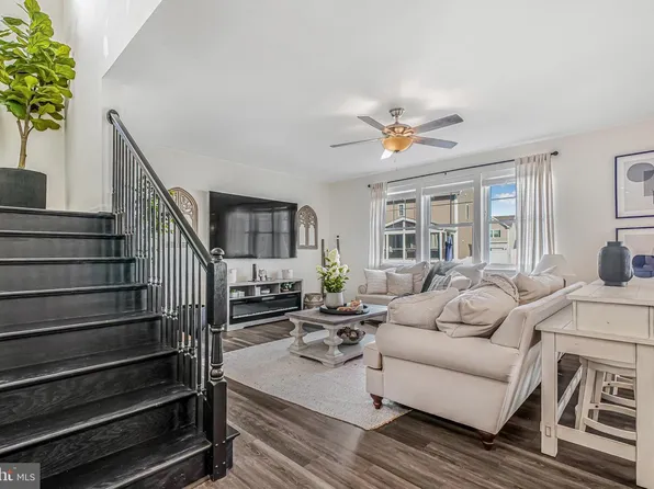 10103 Governors Ln, Fredericksburg, VA 22408