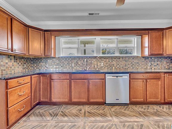 3rd image of 9115 Tingle Cut Off Rd