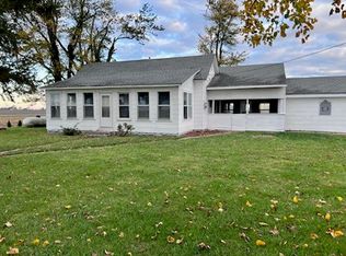 1557 E 1550th Rd, Brocton, IL 61917