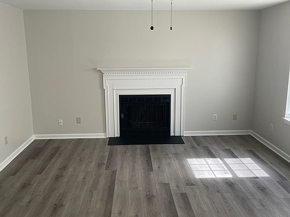 4th image of 212 Tilting Rock Dr