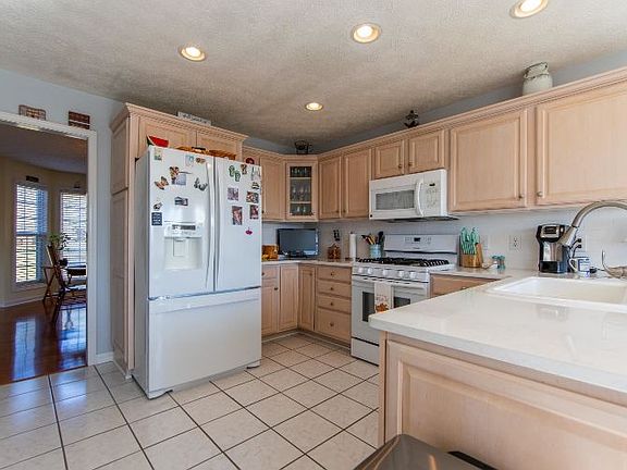 3rd image of 162 Mulberry Ln
