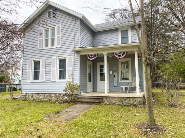 44 W Elisha St, Waterloo, NY 13165