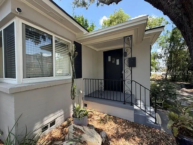 3 bed, 1.5 bath, 1279 sqft, $2,950 — Photo 3