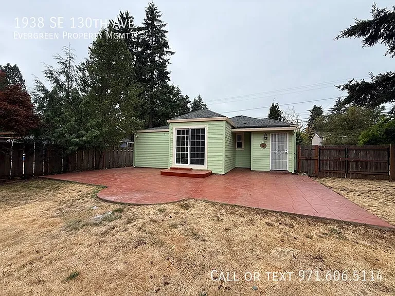 1938 SE 130th Ave — Photo 38