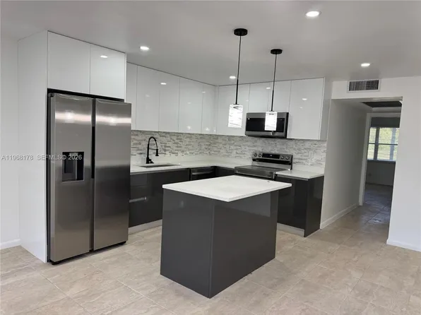 1039 Newport Dr #1039-H, Deerfield Beach, FL 33442