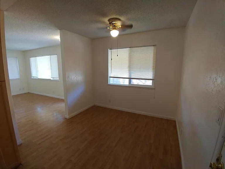 2801 Shasta View Dr — Photo 6