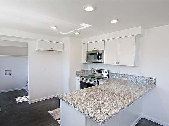3rd image of 410 Puma Dr