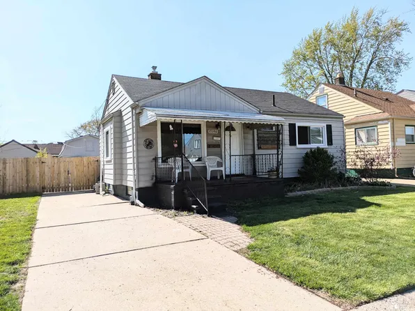 17146 Smith St, Riverview, MI 48193