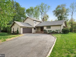 18 Hillcroft Ln, Cherry Hill, NJ 08034