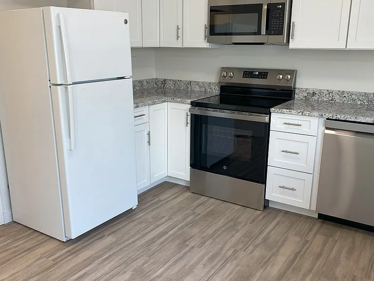 1050 Beryl St #C — Photo 11