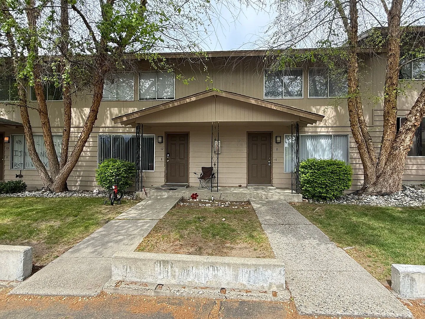 Ashland Court — Photo 2
