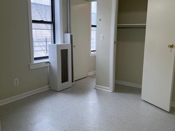 4th image of 148 Orchard St
