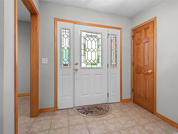2nd image of 4 Tisbury Ln