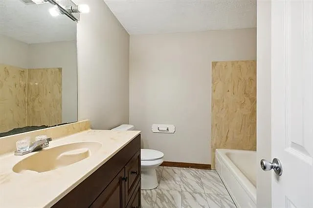 44 Brandon Hall Dr #D — Photo 7