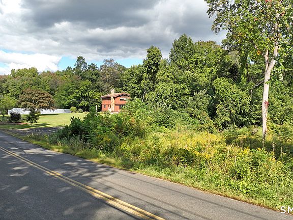 4th image of 74 Mott Hill Road