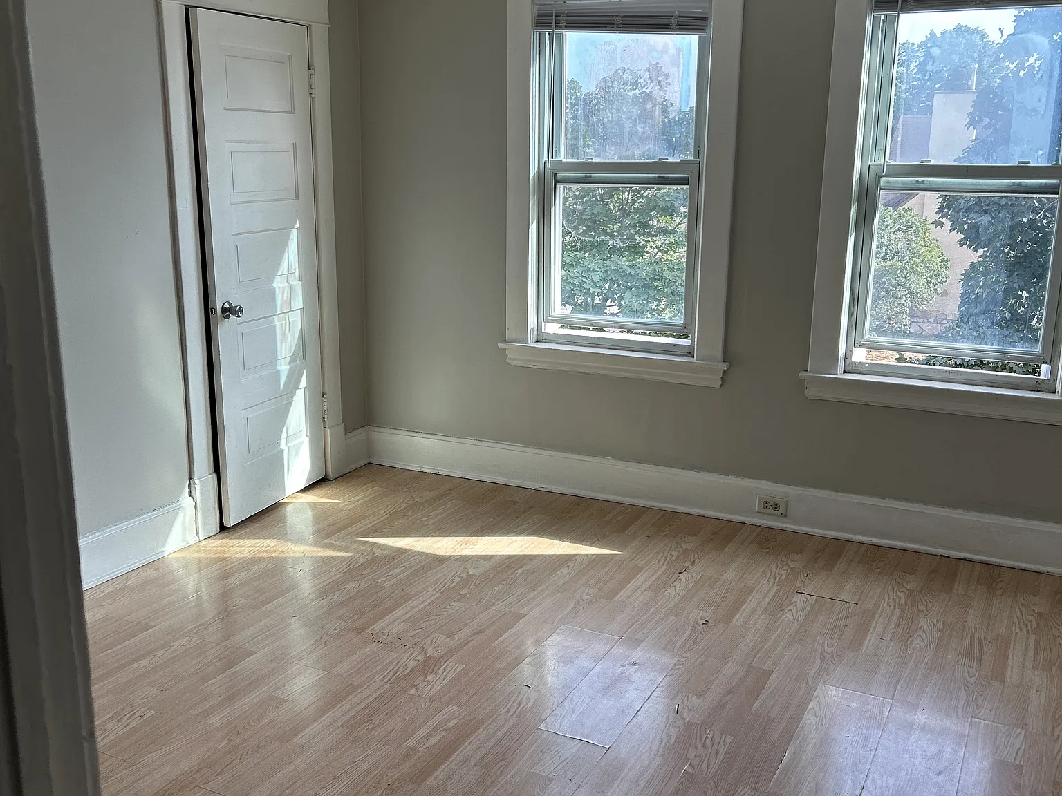 4 bed, 1002 sqft, $2,000 — Photo 4