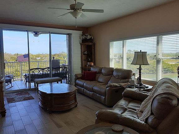 Living room southeast  view