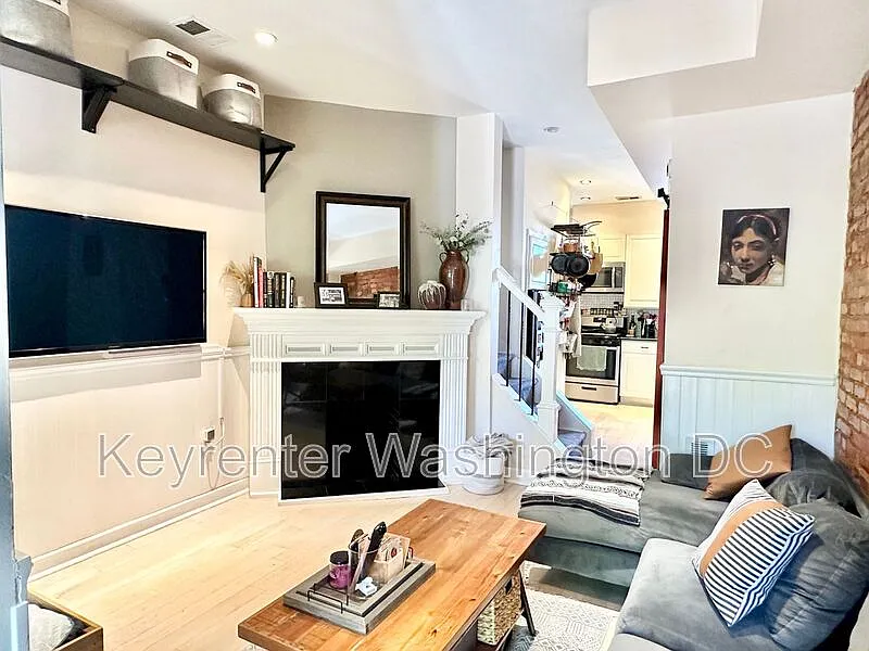 2 bed, 1.5 bath, 750 sqft, $2,600 — Photo 4