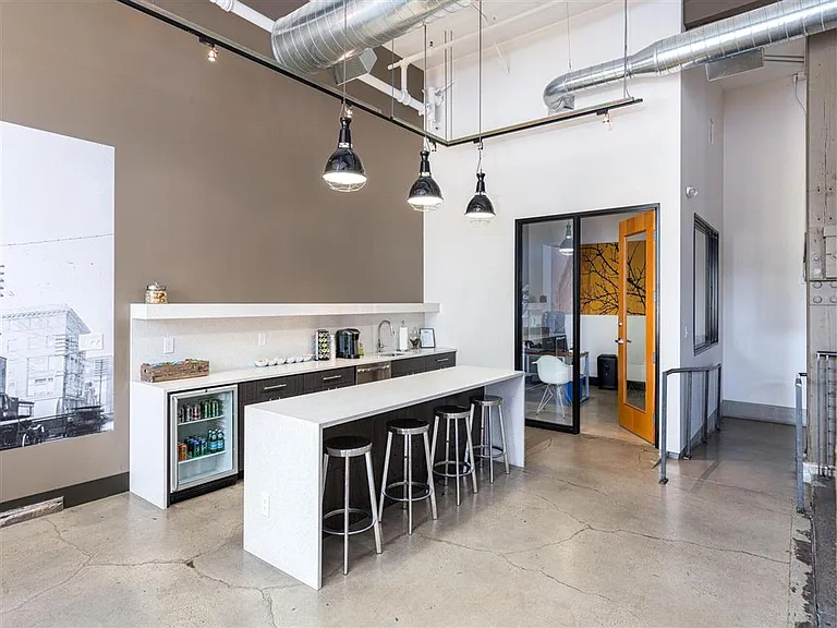 Honeyman Hardware Lofts — Photo 23