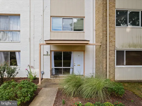 3123 University Blvd W APT 2, Kensington, MD 20895