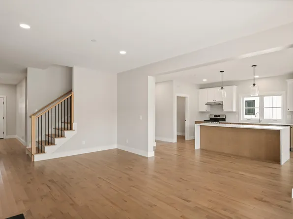 60 Owl's Nest Road, Portland, ME 04102