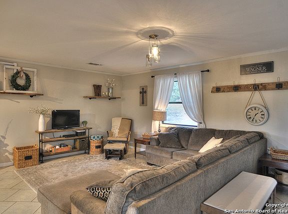 4th image of 137 Heimer Ln