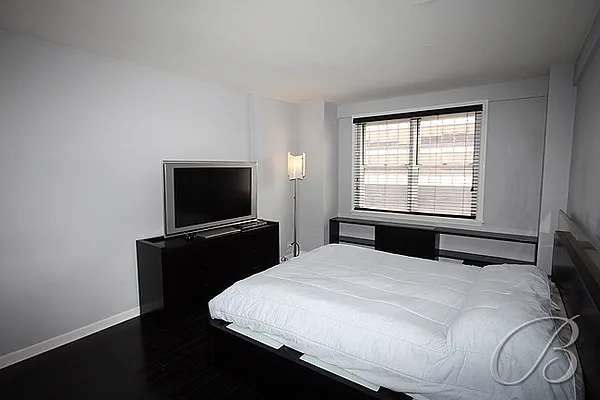 Sold by Bellmarc Realty | media 6