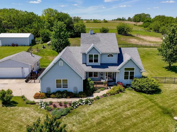 540 N 711th Rd, Lawrence, KS 66047