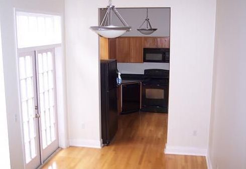 4th image of 1815 Magazine St #B