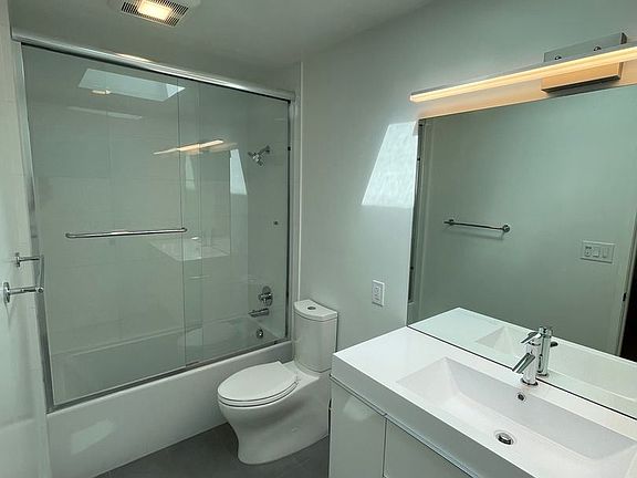 5th image of 1240 Holly St #5