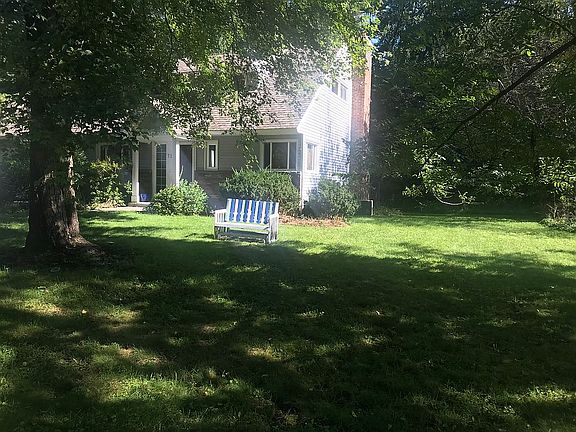3rd image of 71 Fernbank Ave
