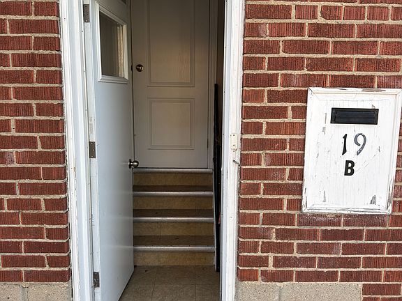 2nd image of 19 Westchester Rd