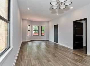 3022 E 81st St #2, Chicago, IL 60617